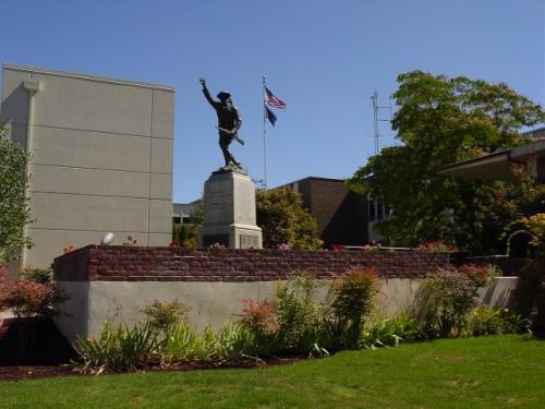 Yamhill Courthouse Memorial Statue, McMinnville
